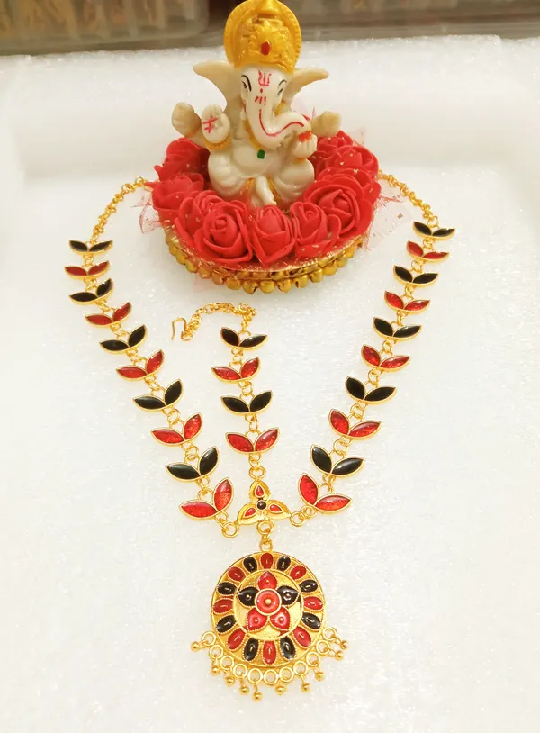 Assamese_Traditional_Copper_Red_Black_Maang_Tikka_For_Women